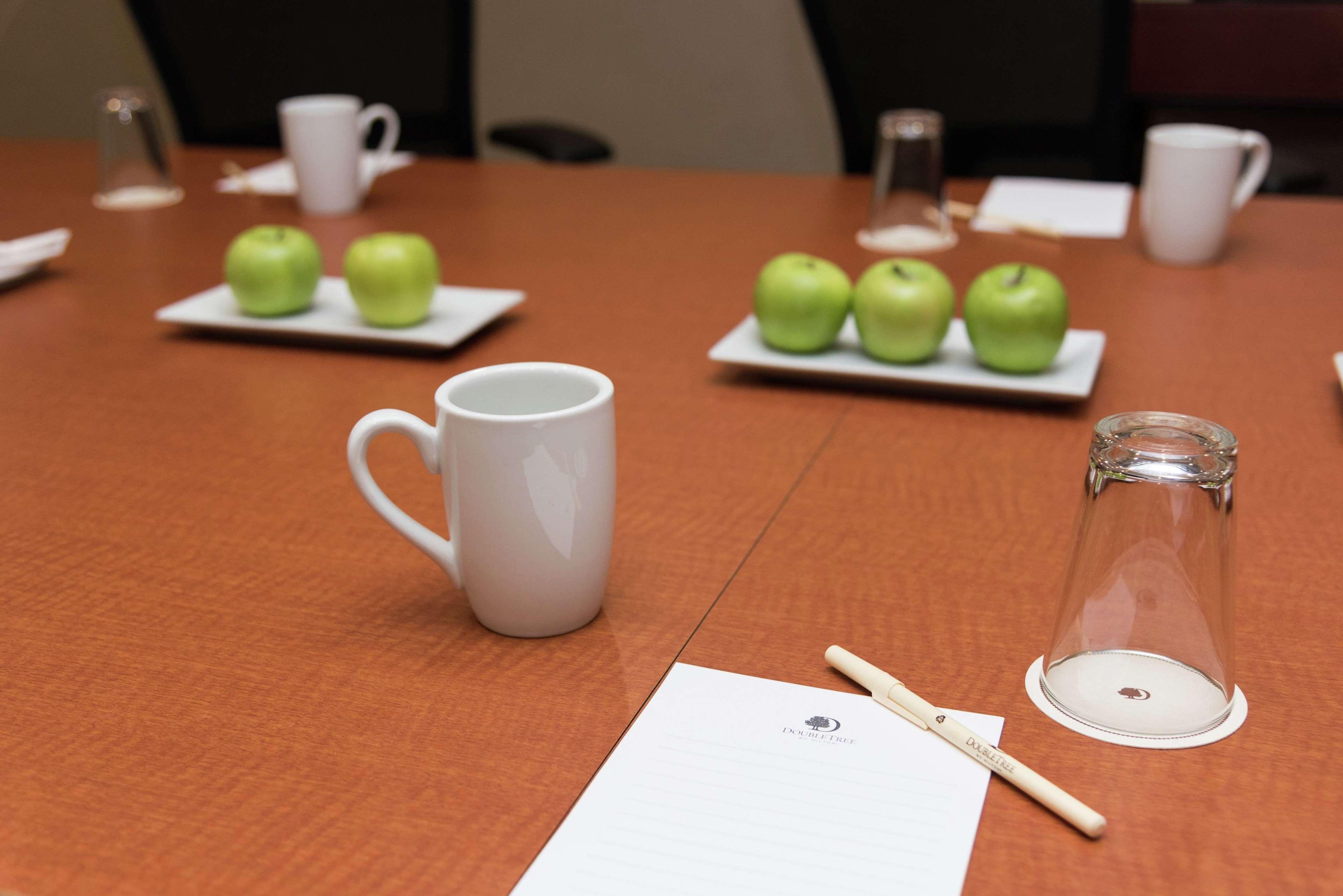 Doubletree By Hilton Holland Hotel Ngoại thất bức ảnh