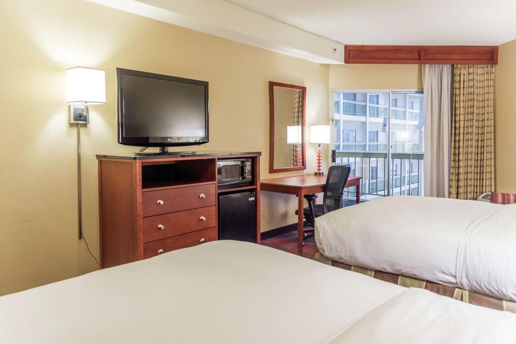 Doubletree By Hilton Holland Hotel Ngoại thất bức ảnh