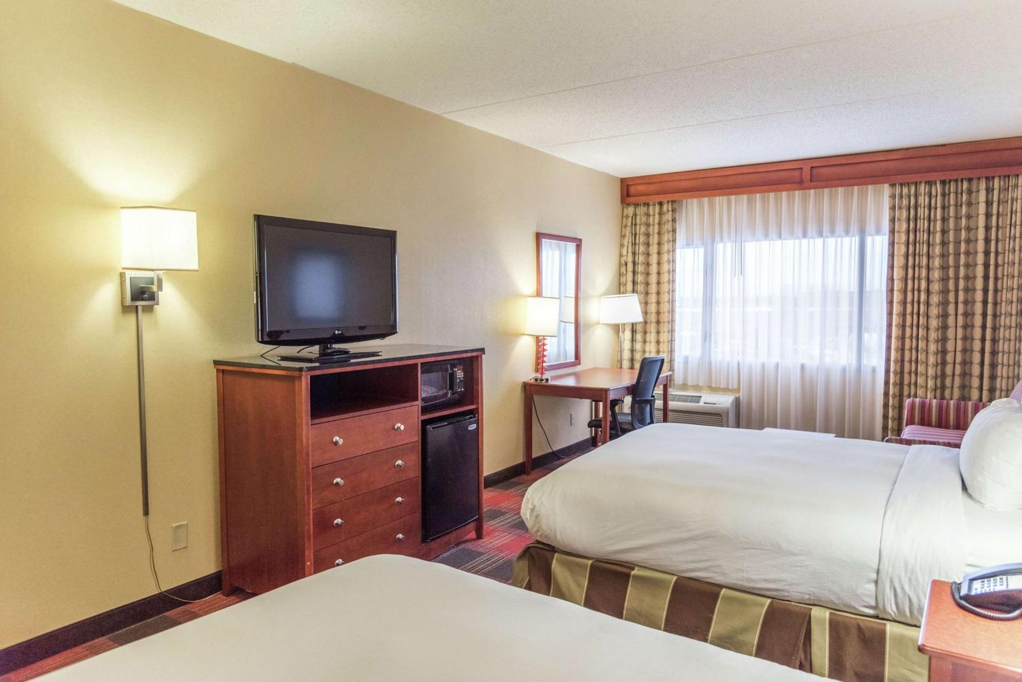 Doubletree By Hilton Holland Hotel Ngoại thất bức ảnh