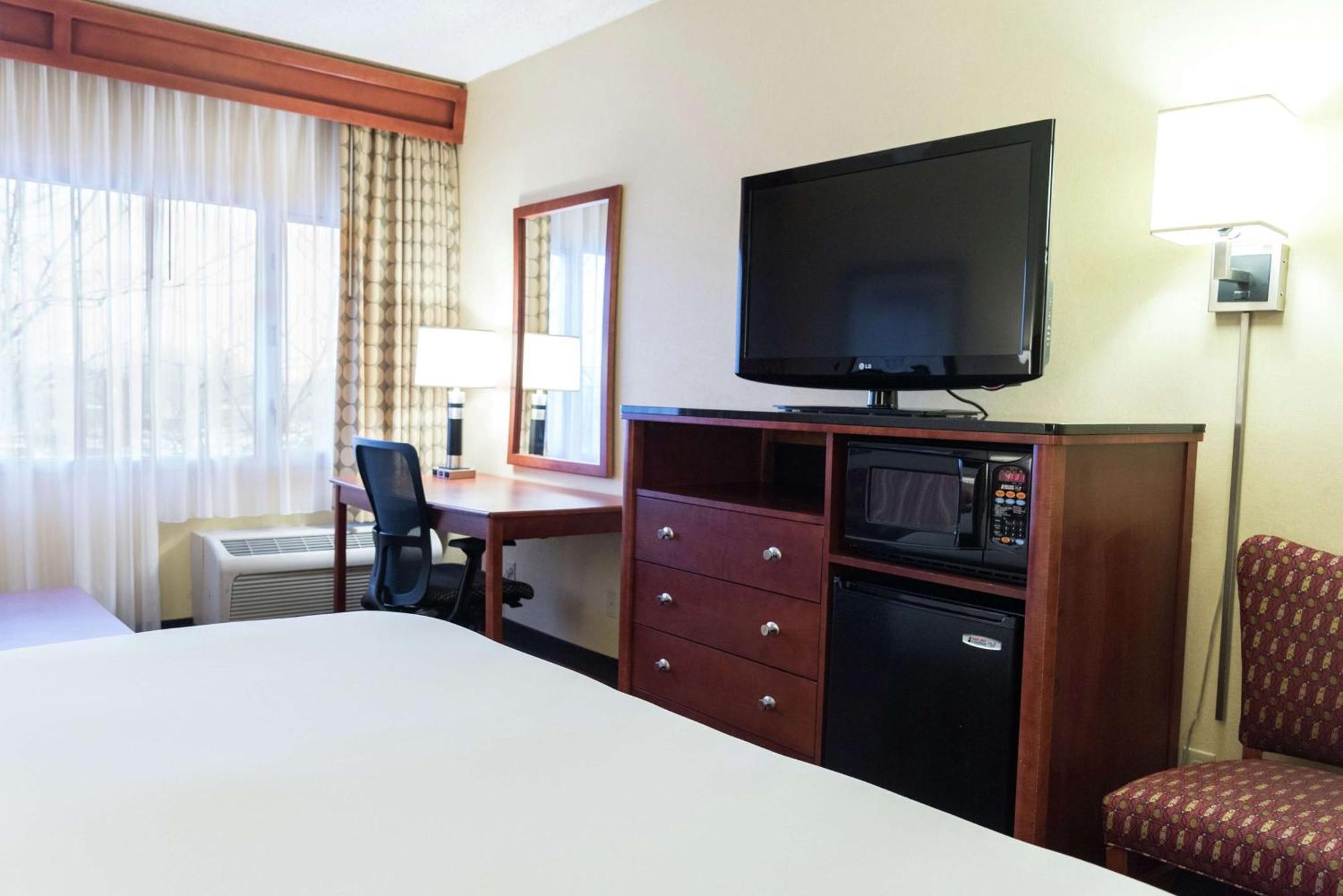 Doubletree By Hilton Holland Hotel Ngoại thất bức ảnh