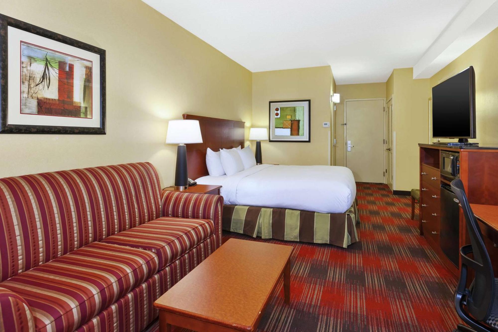 Doubletree By Hilton Holland Hotel Ngoại thất bức ảnh